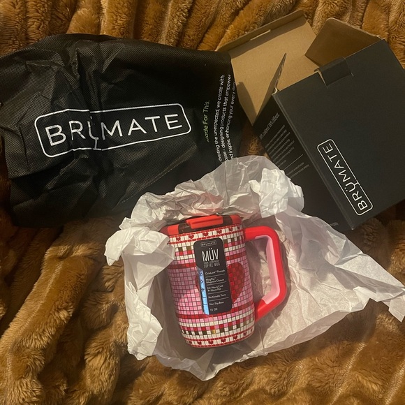 New in box: Müv 15 oz Love on Lock Brumate - Picture 2 of 2